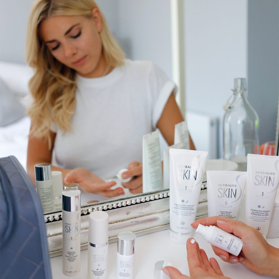 Daily Glow Moisturiser - SKIN - Image 3