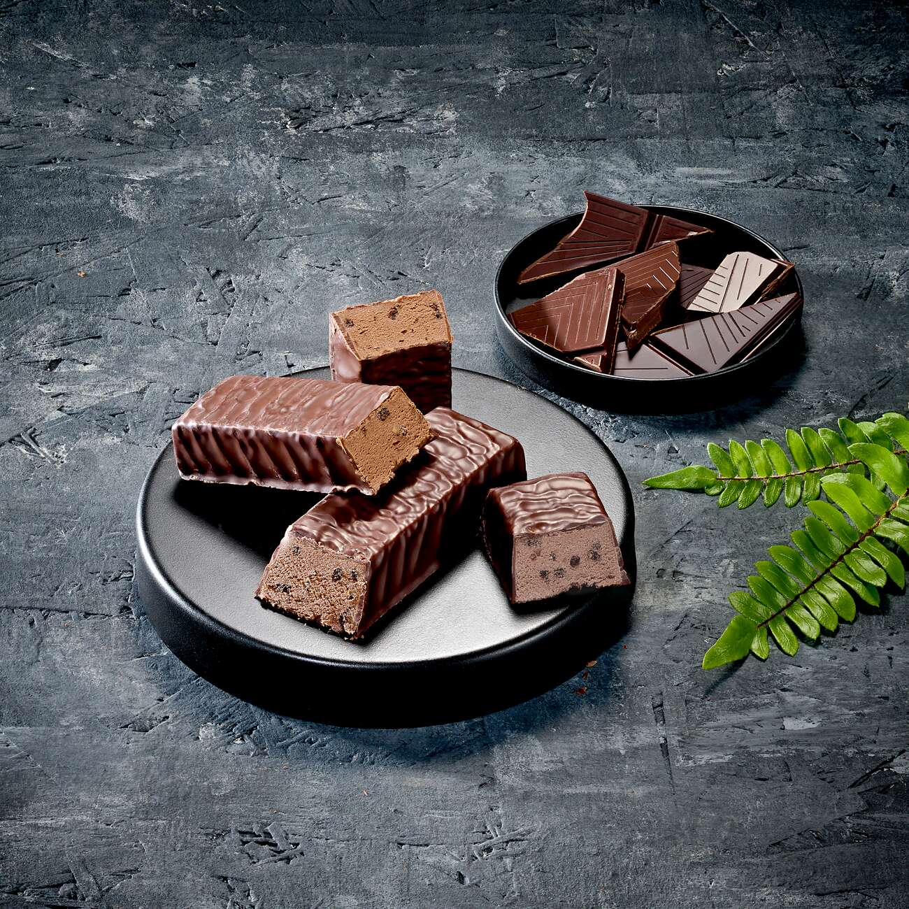 H24 Achieve Protein Bars Dark Chocolate Flavoured 6 bars per carton x 60g each - Image 2